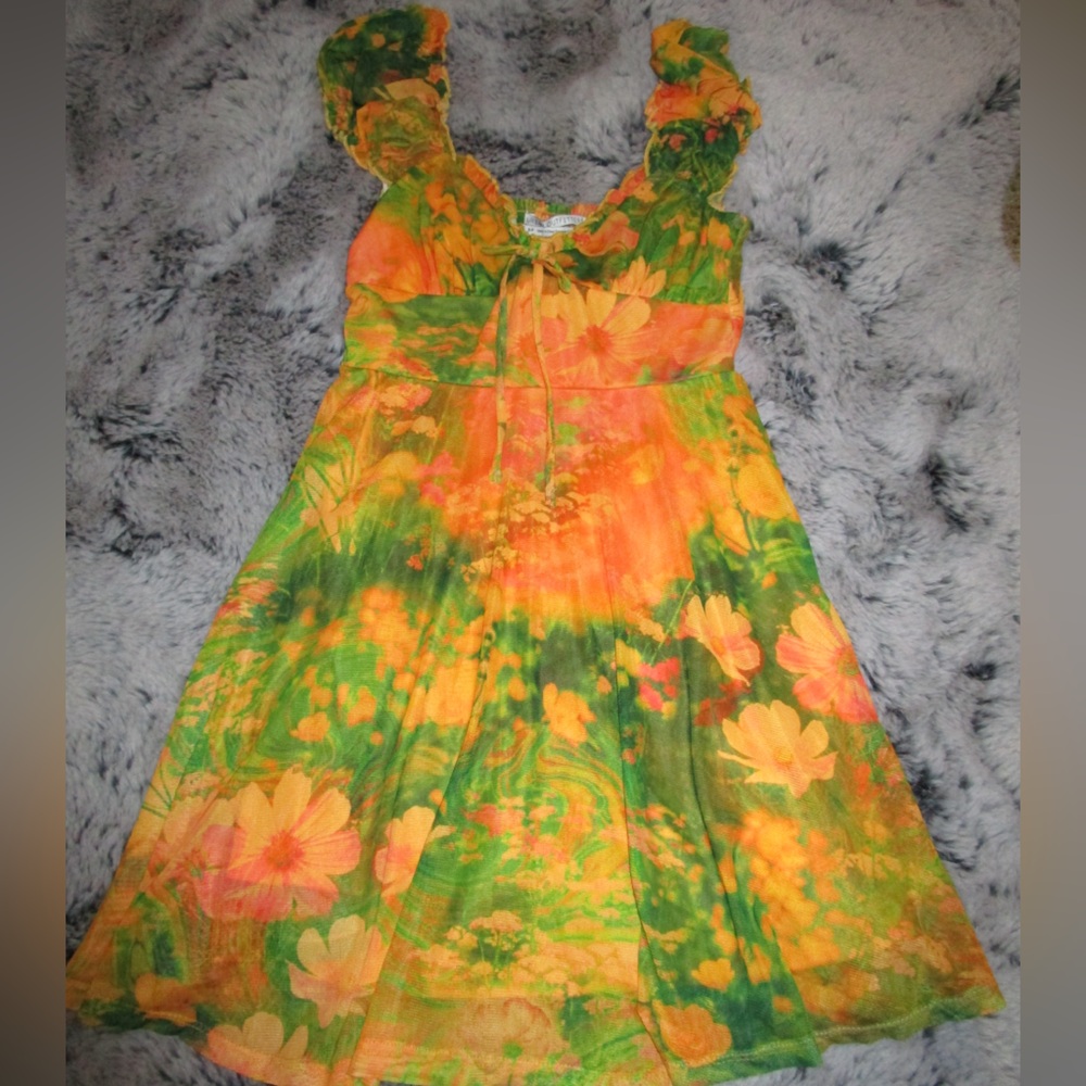 Floral orange mini dress with puffed sleeves!